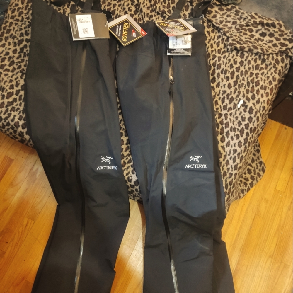 Wm Beta SV Bib black L